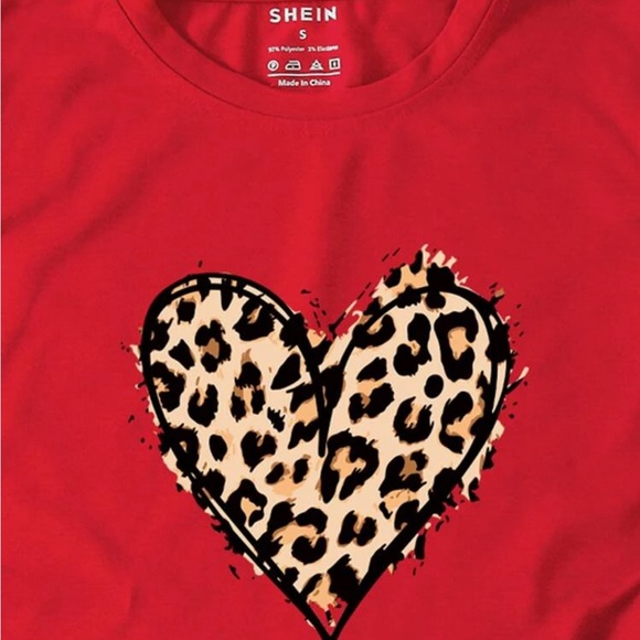 Women’s NWT Red Leopard Heart Graphic Tee - Picture 3 of 5
